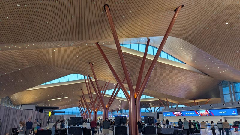 PIT-TMP1_evolveEA evolveEA - Pittsburgh Airport Interior